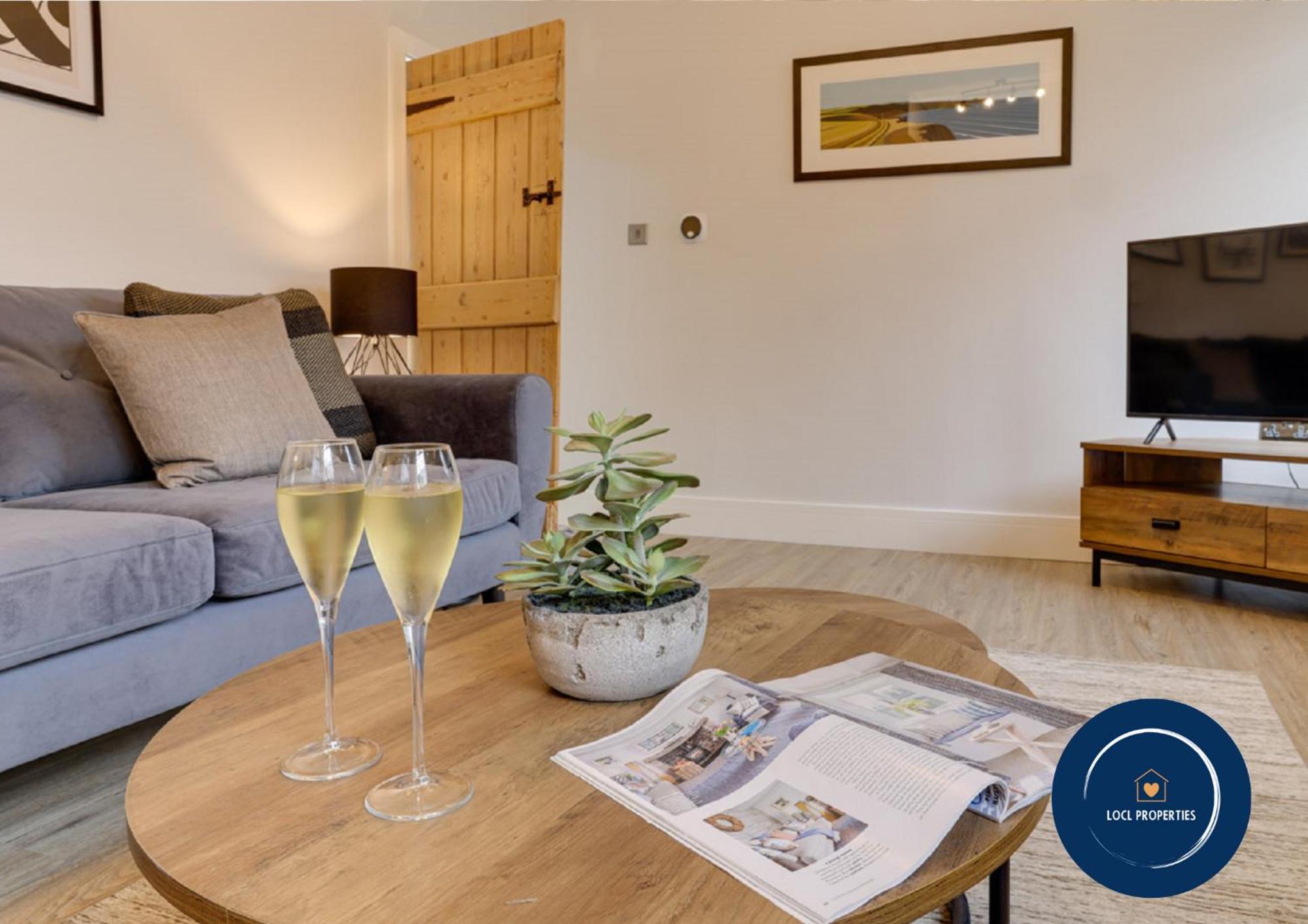 Beam End Snainton - Modern 2-Bedroom Stone Cottage エクステリア 写真