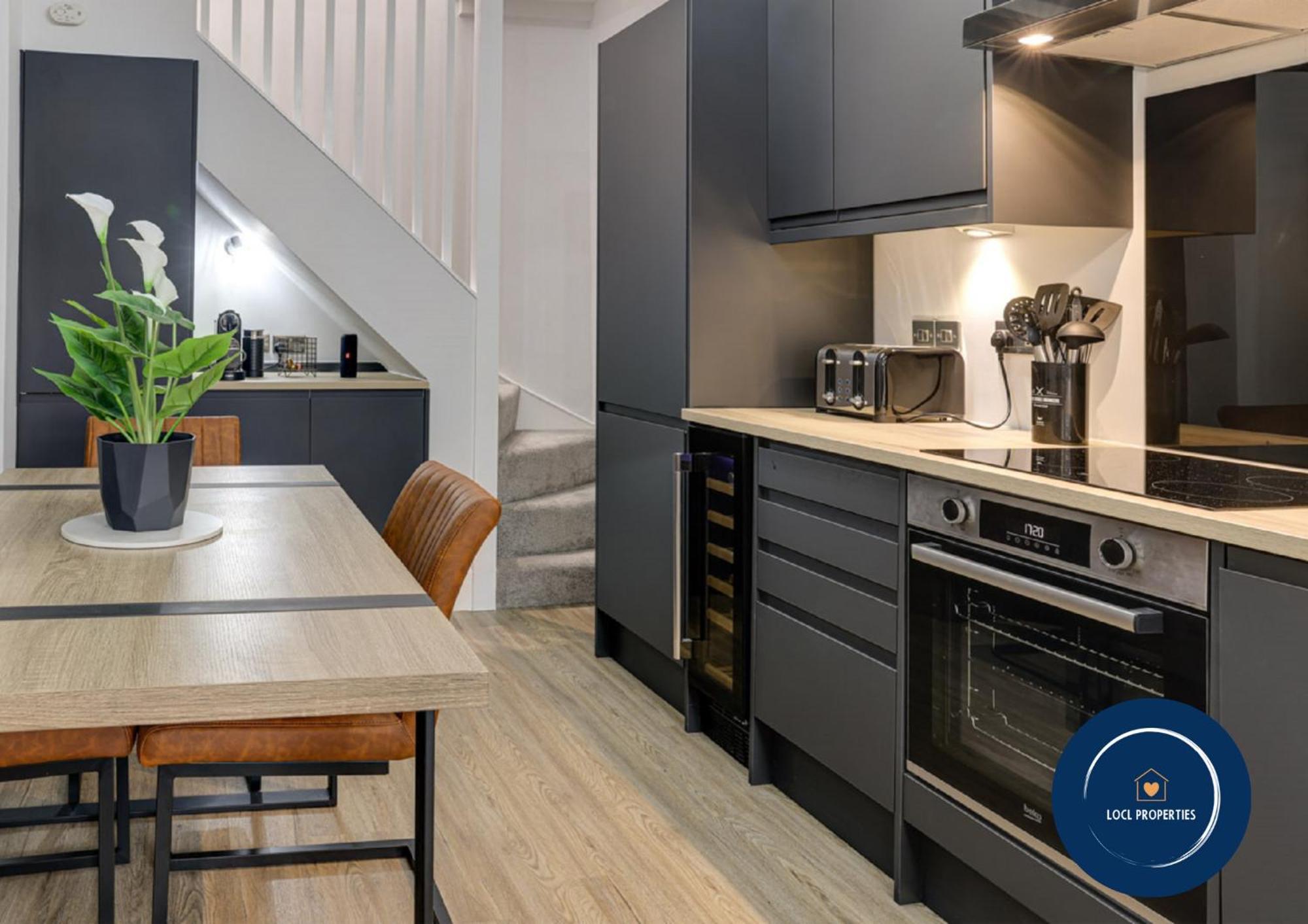 Beam End Snainton - Modern 2-Bedroom Stone Cottage エクステリア 写真