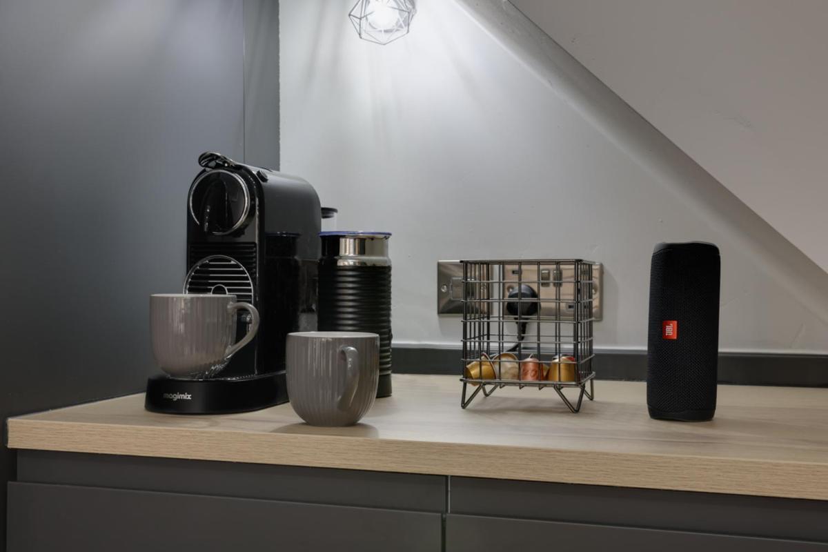 Beam End Snainton - Modern 2-Bedroom Stone Cottage エクステリア 写真
