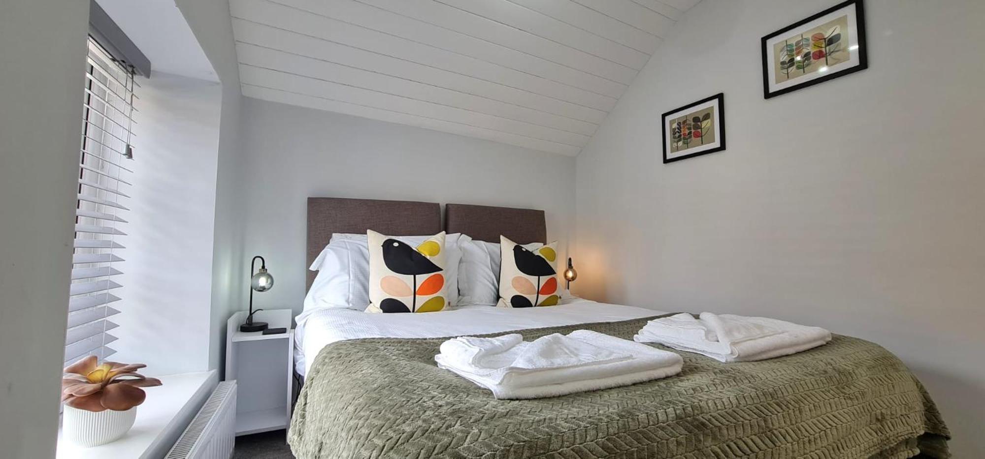Beam End Snainton - Modern 2-Bedroom Stone Cottage エクステリア 写真
