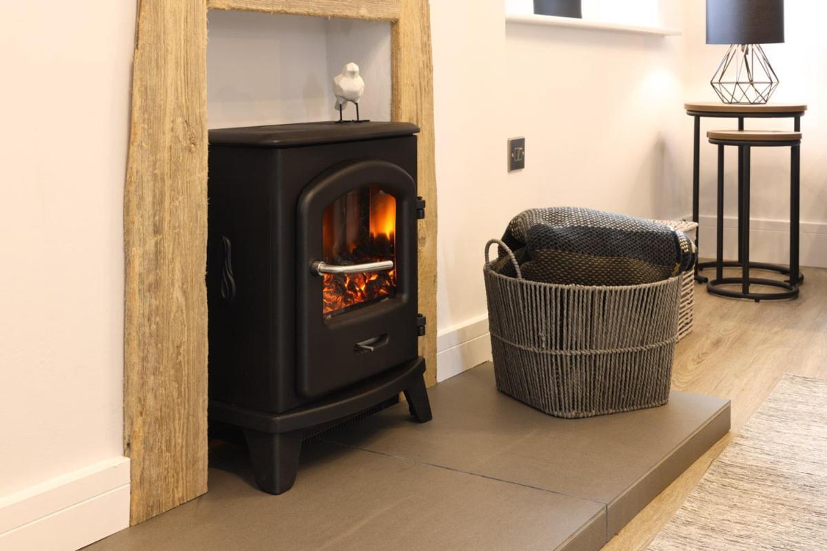 Beam End Snainton - Modern 2-Bedroom Stone Cottage エクステリア 写真